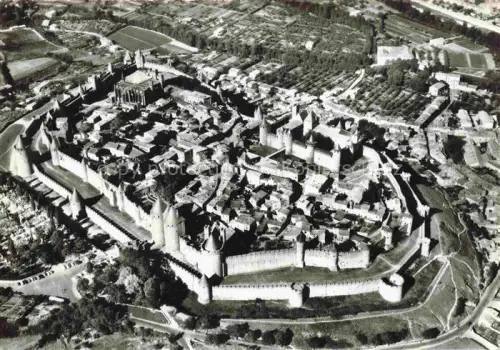 AK / Ansichtskarte CARCAssONNE 11 Aude Vue aérienne sur la cité