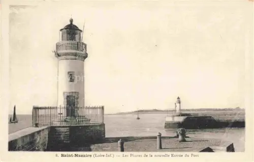 AK / Ansichtskarte SAINT-NAZAIRE  ST-NAZAIRE 44 Loire-Atlantique Les Phares de la nouvelle Entree du Port