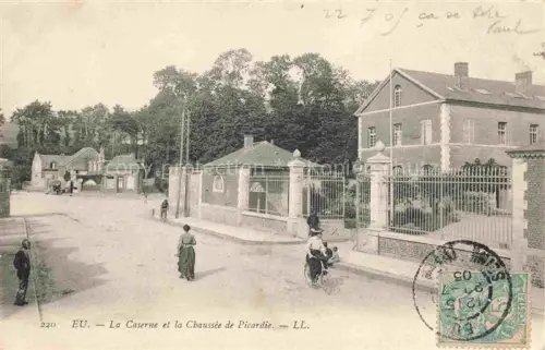 AK / Ansichtskarte Eu DIEPPE 76 Seine-Maritime La Caserne et la Chaussee de Picardie