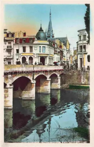 AK / Ansichtskarte Melun 77 Seine-et-Marne Le Pont de Pierre et la rue Saint Aspais