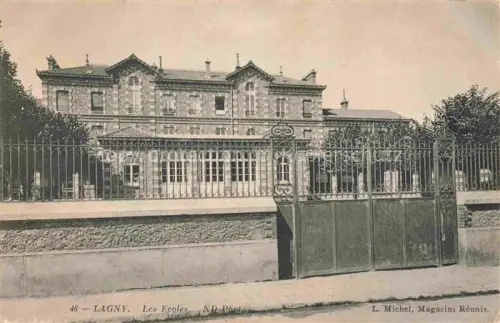 AK / Ansichtskarte Lagny -sur-Marne TORCY 77 Seine-et-Marne Les Ecoles