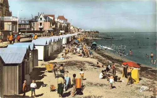 AK / Ansichtskarte Saint-Aubin-sur-Mer Calvados La Plage a l'Heure du Bain et les Villas