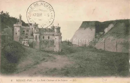AK / Ansichtskarte Mesnil-Val Criel-sur-Mer 76 Seine-Maritime Le Petit Chateau et la Falaise