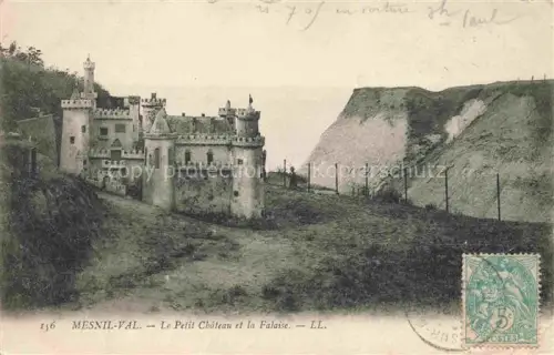 AK / Ansichtskarte Mesnil-Val Criel-sur-Mer 76 Seine-Maritime Le Petit Chateau et la Falaise