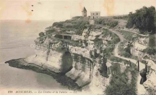 AK / Ansichtskarte Meschers-les-Bains Saintes 17 Charente-Maritime Les Grottes et la Falaise