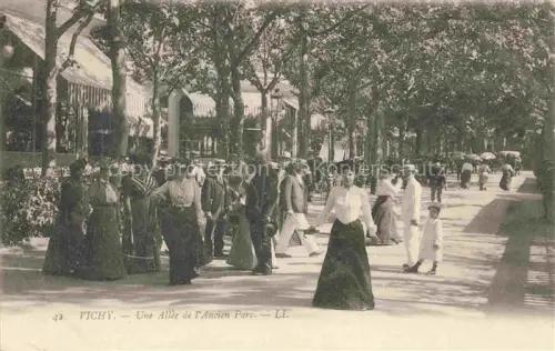 AK / Ansichtskarte VICHY 03 Allier Une Allee de l'Ancien Parc