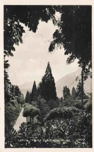 AK / Ansichtskarte Levico Bagni Terme Trentino IT Parco del Grand Hotel