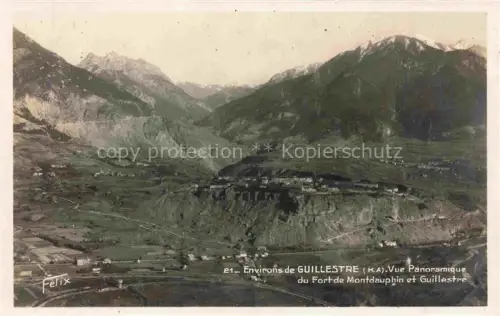 AK / Ansichtskarte Guillestre 1050m Briancon 05 Hautes-Alpes Vue panoramique aérienne du Fort de Montdauphin et Guillestre Alpes