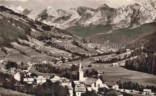 AK / Ansichtskarte Grand-Bornand Le 74 Haute-Savoie Vue générale et Chaîne des Aravis