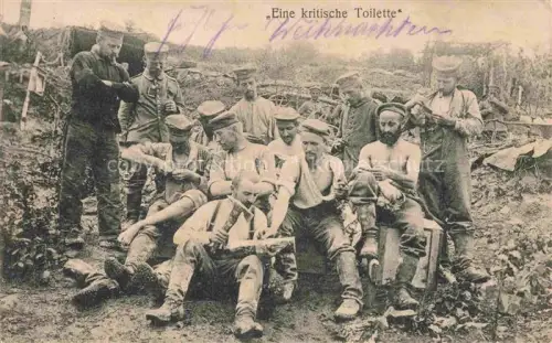 AK / Ansichtskarte Soldatenleben Militaria Eine kritische Toilette