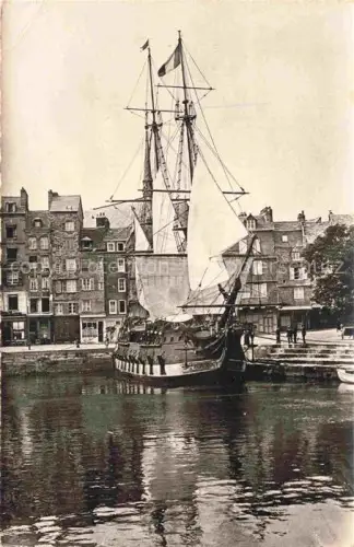 AK / Ansichtskarte HONFLEUR Lisieux 14 Calvados La Caravelle