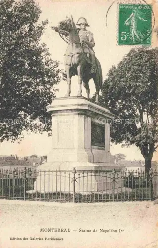 AK / Ansichtskarte Montereau -Fault-Yonne PROVINS 77 Seine-et-Marne Statue de Napoleon Ier