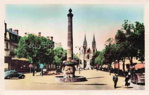 AK / Ansichtskarte Moulins  03 Allier Place d'Allier Fontaine Monument Eglise