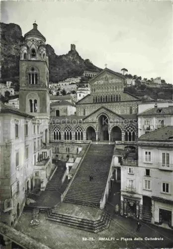 AK / Ansichtskarte Amalfi Campania IT Piazza della Cattedrale