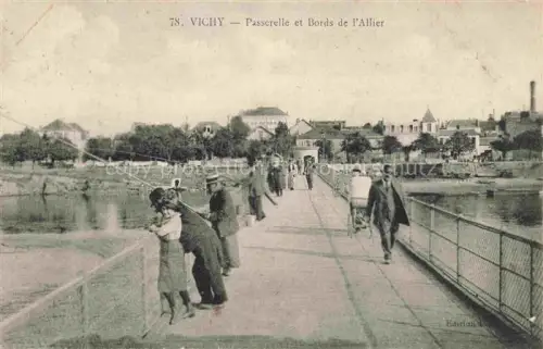 AK / Ansichtskarte VICHY 03 Allier Passerelle et Bords de l'Allier