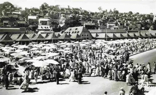 AK / Ansichtskarte Tananarive Antananarivo Madagaskar Analakely Grand marché du vendredi