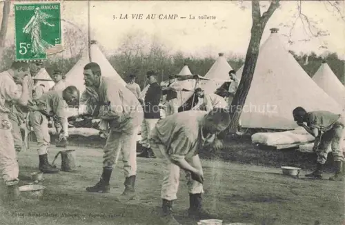 AK / Ansichtskarte Militaria France La vie au Camp 