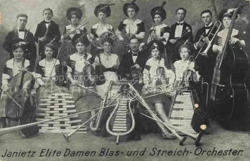AK / Ansichtskarte Orchester Chor Musik Janietz Elite Damen Blas Streich 