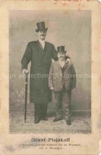 AK / Ansichtskarte Kuriosum Oddity Singularite Moscow Geant Pisjakoff Russland Hut