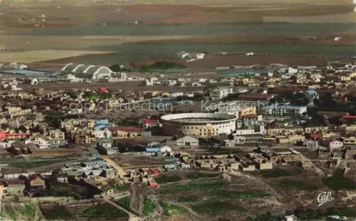 AK / Ansichtskarte ORAN Algerie Vue générale aérienne sur les Arènes