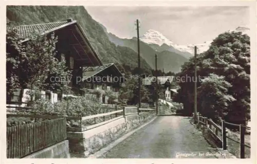 AK / Ansichtskarte Gsteigwiler Interlaken BE Dorfstrasse