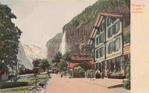 AK / Ansichtskarte Lauterbrunnen BE Dorfstrasse Wasserfall