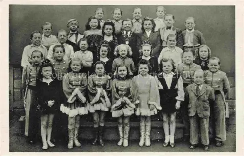 AK / Ansichtskarte Solln MueNCHEN Schaefers Maerchenstadt Liliput Gruppenbild