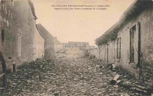 AK / Ansichtskarte Cravant ORLEANS 45 Loiret Le cyclone de Cravant 4 Juillet 1905 une rue