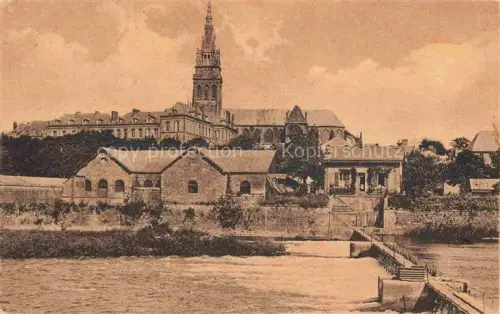 AK / Ansichtskarte Mezieres CHARLEVILLE-MEZIERES 08 Ardennes Ansicht vom Fluss aus Blick zur Kirche