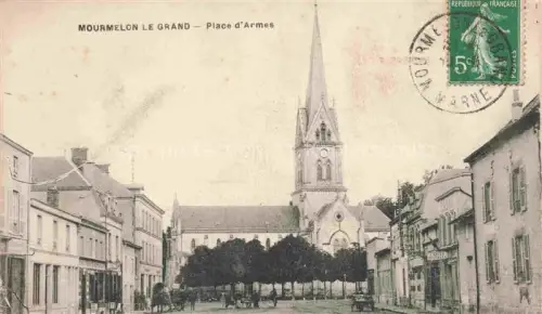 AK / Ansichtskarte Mourmelon-le-Grand Chalons-en-Champagne 51 Marne Place d'Armes Eglise