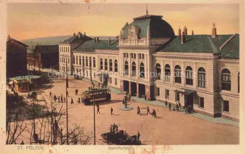 AK / Ansichtskarte St Poelten Niederoesterreich AT Bahnhofsplatz Feldpost