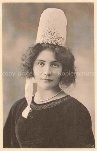 AK / Ansichtskarte Pont-l Abbe 29 Finistere Jeune Fille du Pays de Pont l'Abbe