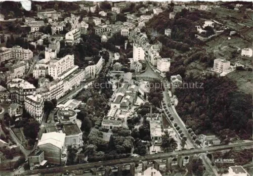 AK / Ansichtskarte Royat-les-Bains 63 Puy-de-Dome Station thermale et touristique Vue aerienne