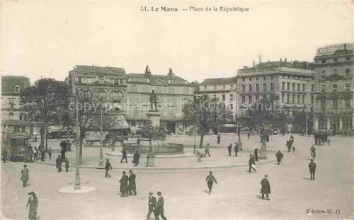 AK / Ansichtskarte LE MANS 72 Sarthe Place de la République Monument