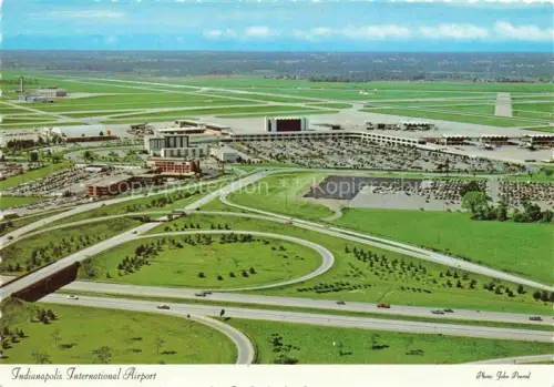AK / Ansichtskarte Flughafen Airport Aeroporto Indianapolis International 