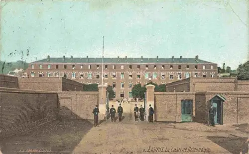AK / Ansichtskarte LISIEUX 14 Calvados La Caserne Delaunay