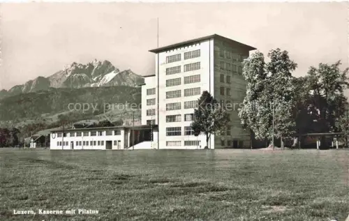 AK / Ansichtskarte LUZERN  LU Kaserne mit Blick gegen Pilatus