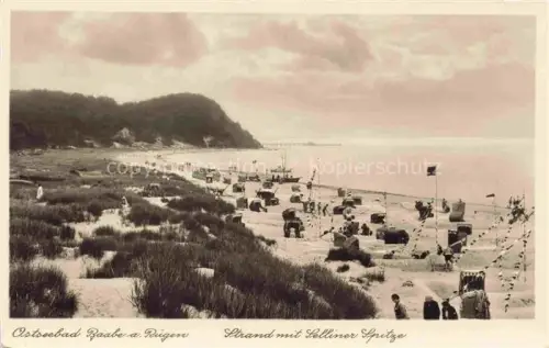AK / Ansichtskarte BAABE Ostseebad Ruegen Strand mit Selliner Spitze