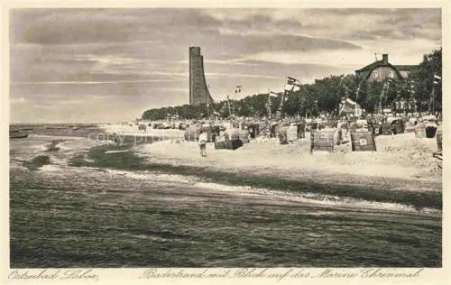 AK / Ansichtskarte LABOE Ostseebad Badestrand mit Marine Ehrenmal