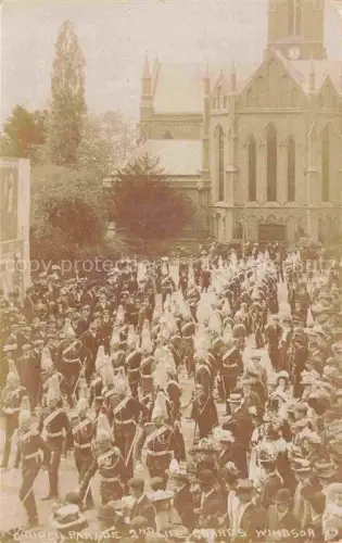 AK / Ansichtskarte Windsor  Castle London UK Church Parade 2nd Life Guards