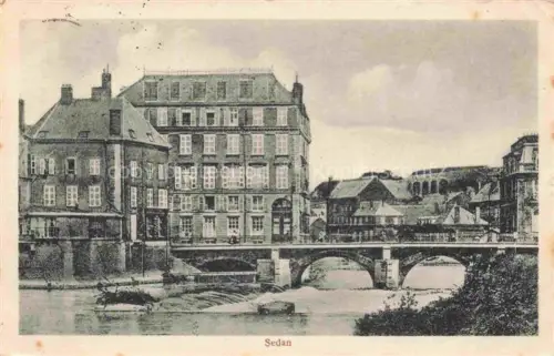AK / Ansichtskarte SEDAN 08 Ardennes Aux bords de la rivière Pont