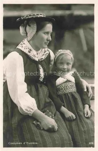 AK / Ansichtskarte Evolene Herens VS Costumes d'Evolene