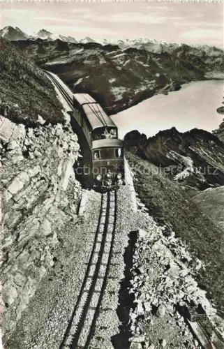 AK / Ansichtskarte Brienzer-Rothorn 2350m Brienzerrothorn BE Bahn mit Blick auf Brienzersee