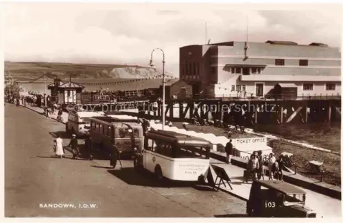 AK / Ansichtskarte Sandown IOW Isle of Wight UK At the port Ticket Office Busstation