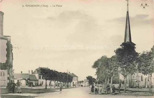AK / Ansichtskarte Vouzeron VIERZON 18 Cher La Place Eglise
