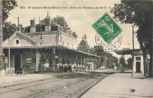 AK / Ansichtskarte St-Amand-Mont-Rond St-Amand-Montrond 18 Cher Gare du Chemin de fer P. O.