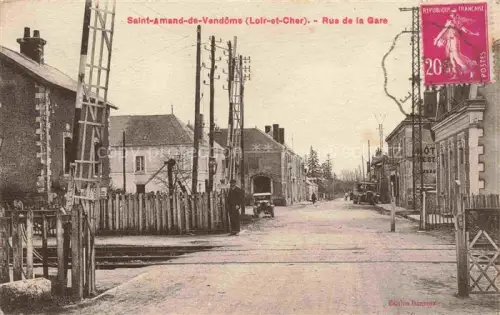 AK / Ansichtskarte Saint-Amand-de-VENDOME 41 Loir-et-Cher Rue de la Gare