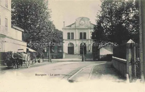 AK / Ansichtskarte Bourgoin-Jallieu La Tour-du-Pin 38 Isere La gare