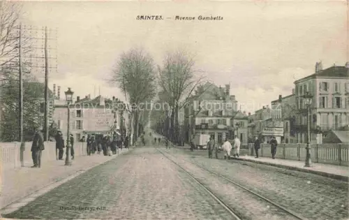 AK / Ansichtskarte SAINTES 17 Charente-Maritime Avenue Gambetta
