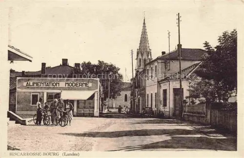 AK / Ansichtskarte Bourg Biscarrosse 40 Landes Au centre Alimentation Moderne Eglise